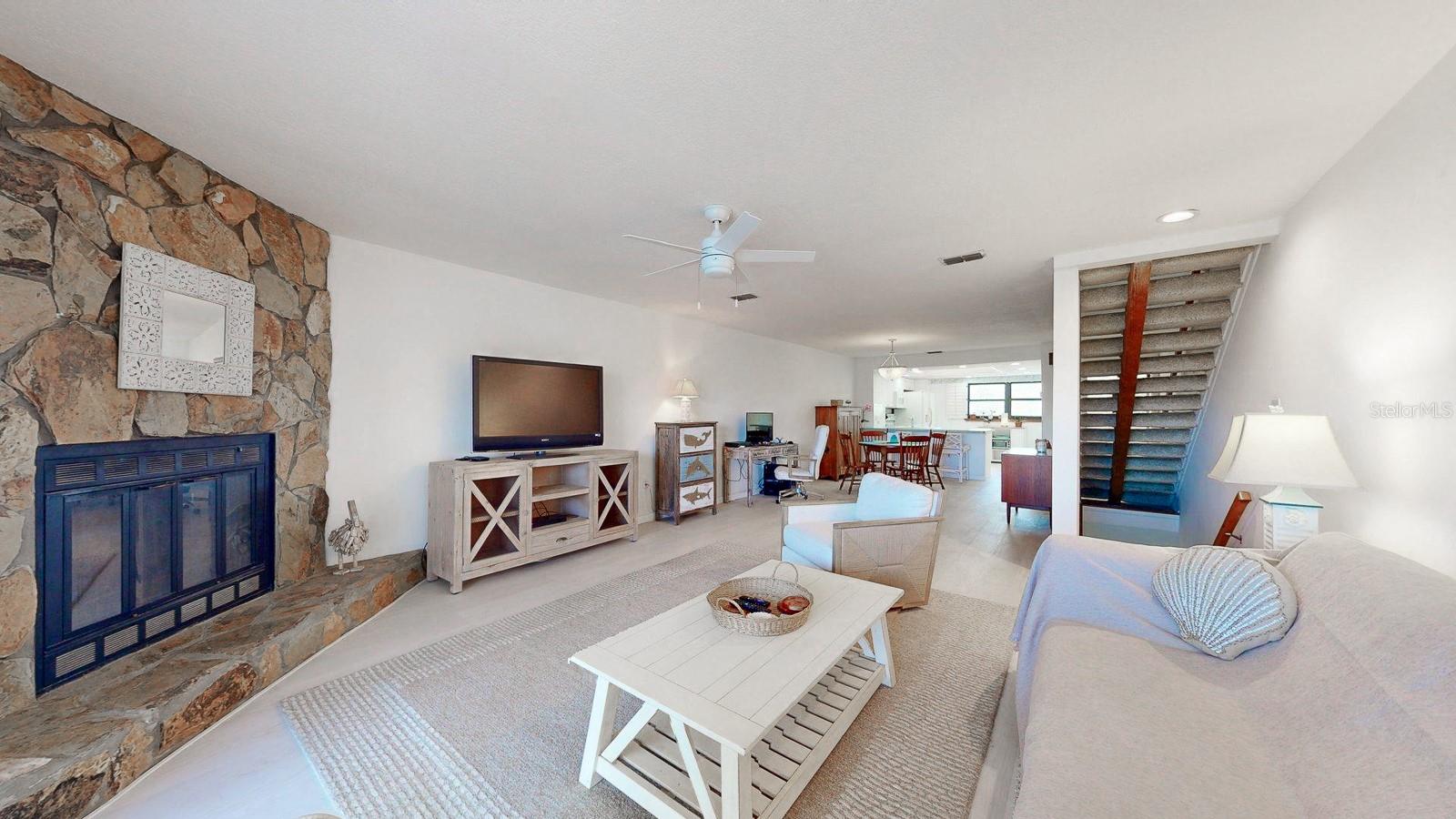 CAPRI HARBOR CONDO - Residential