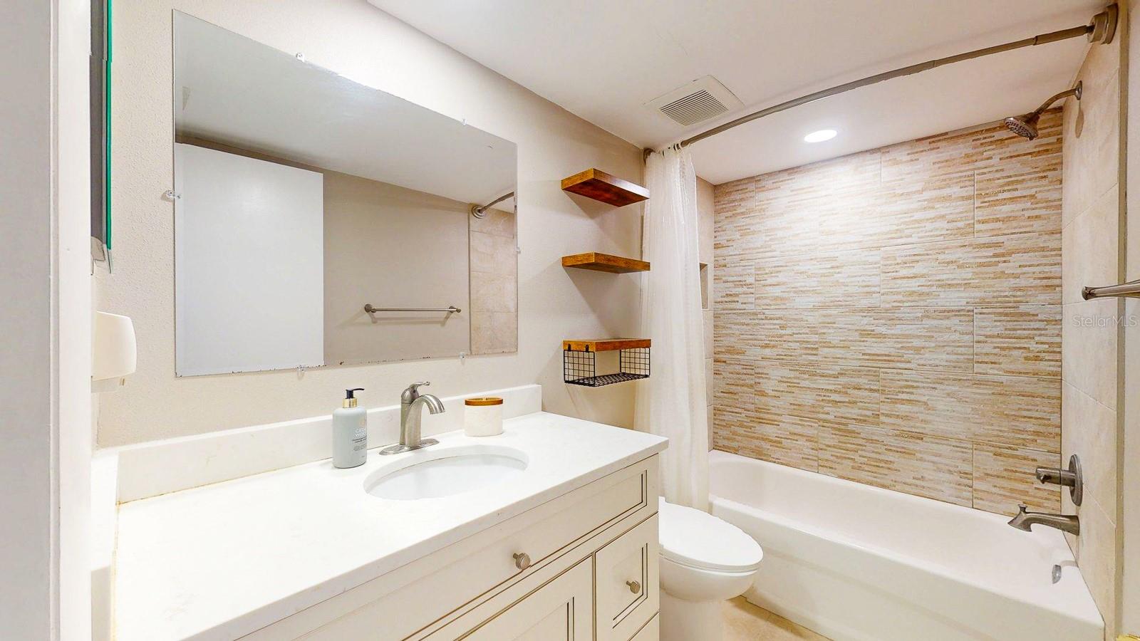 CAPRI HARBOR CONDO - Residential