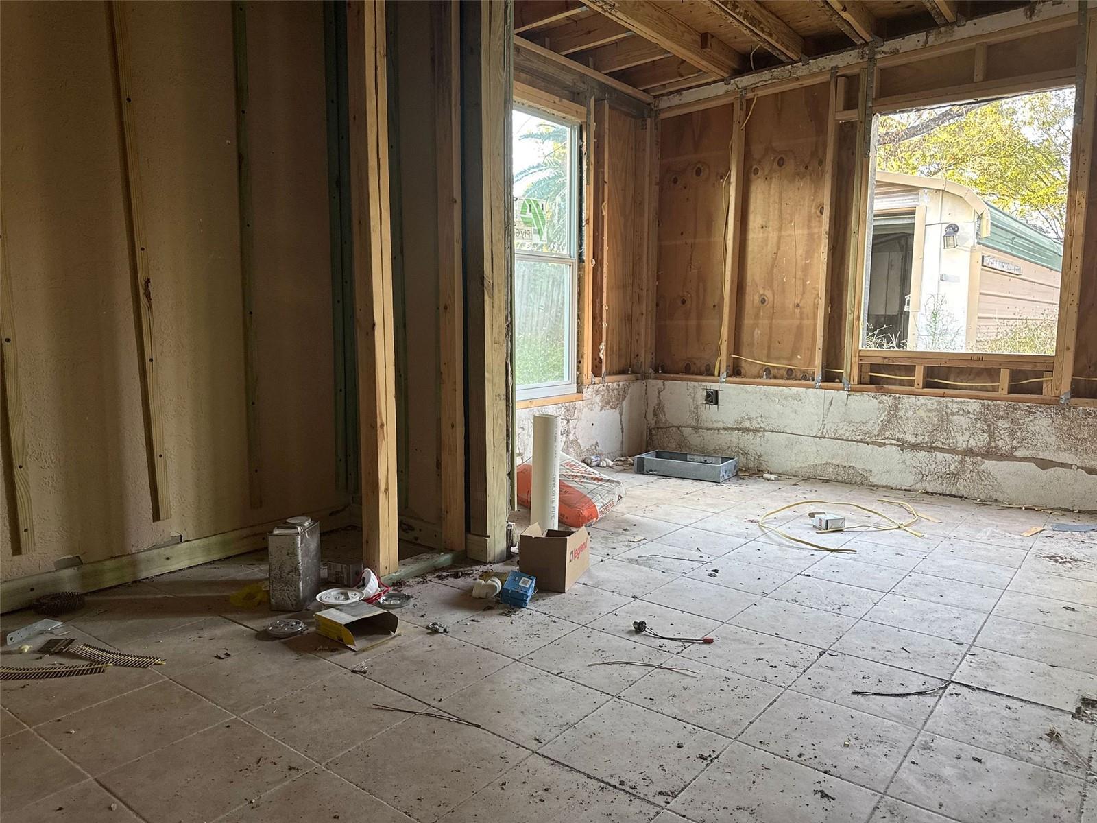 MANOR BEACH ESTATES - Residential