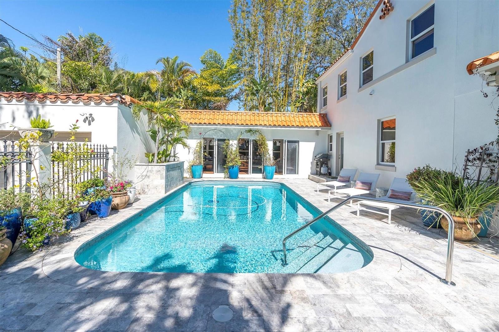 GRANADA TERRACE 2 - Residential