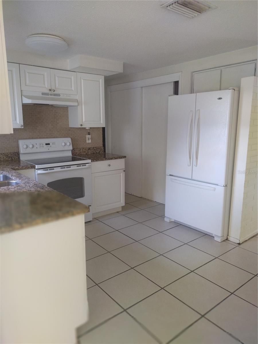 ORANGEWOOD VILLAGE - Residential Lease