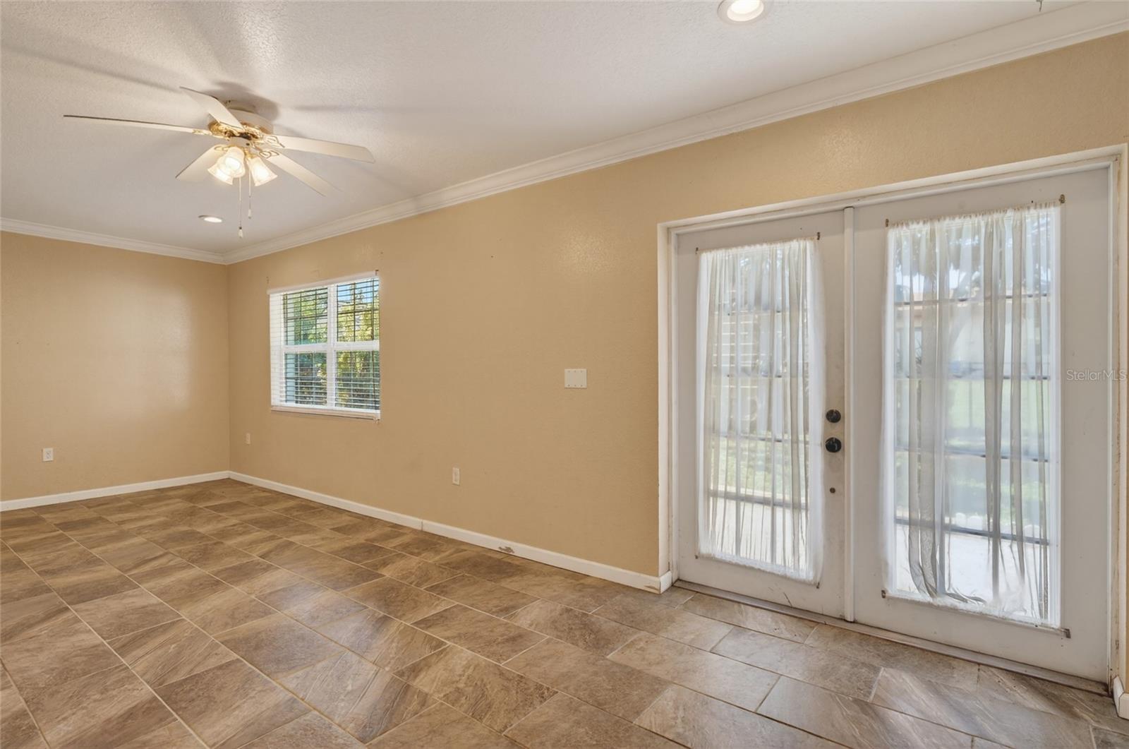 LANCASTER SHORES - Residential