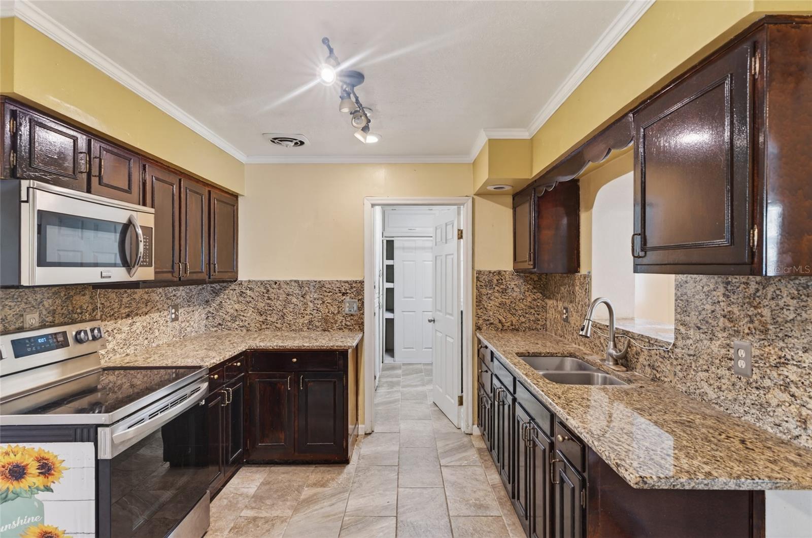 LANCASTER SHORES - Residential