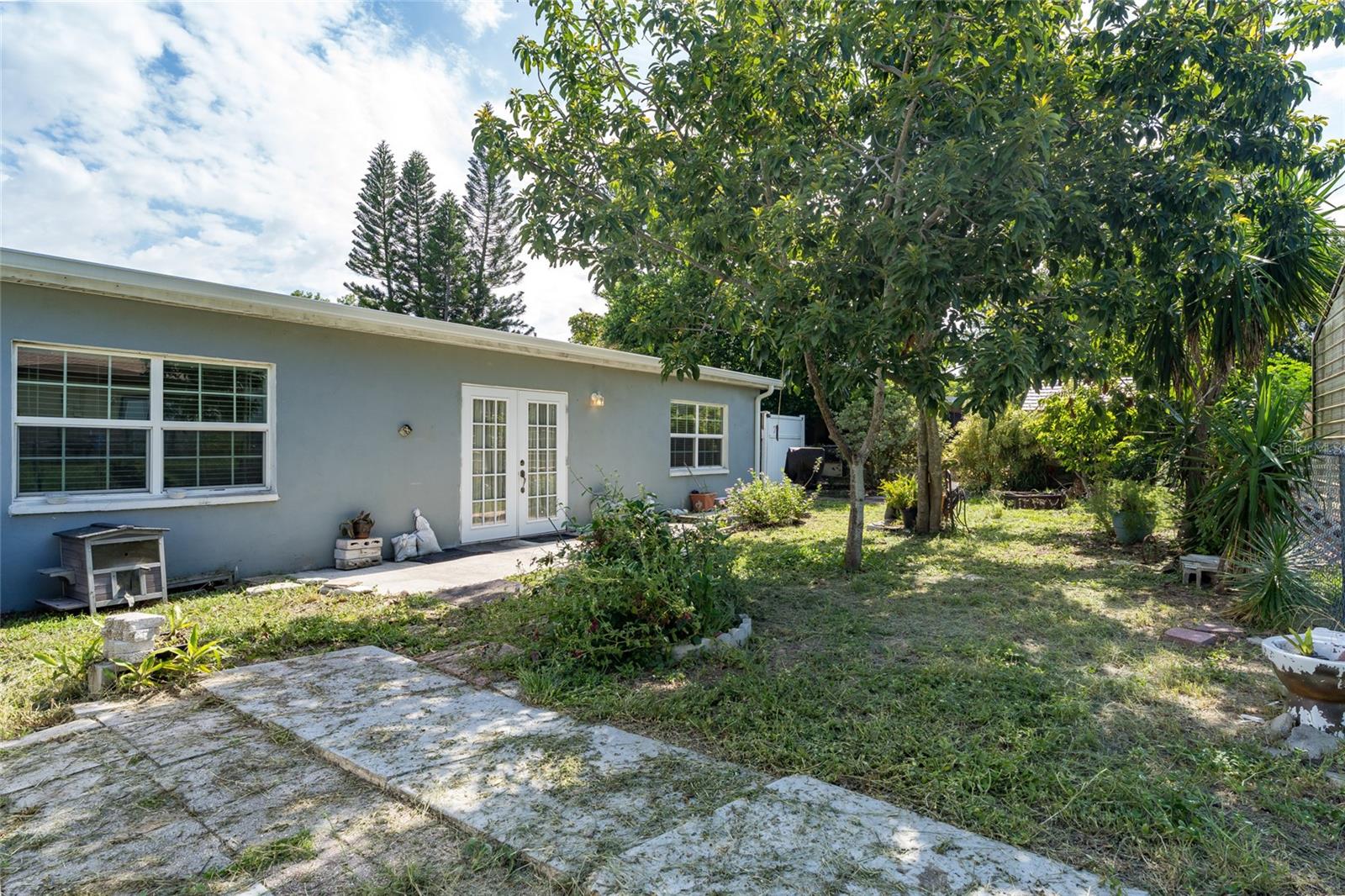 LANCASTER SHORES - Residential