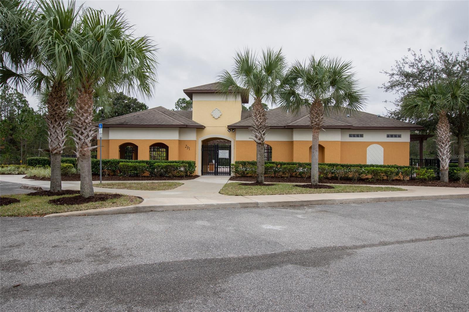 Tuscany Twnhms Ph 01 - Residential Lease