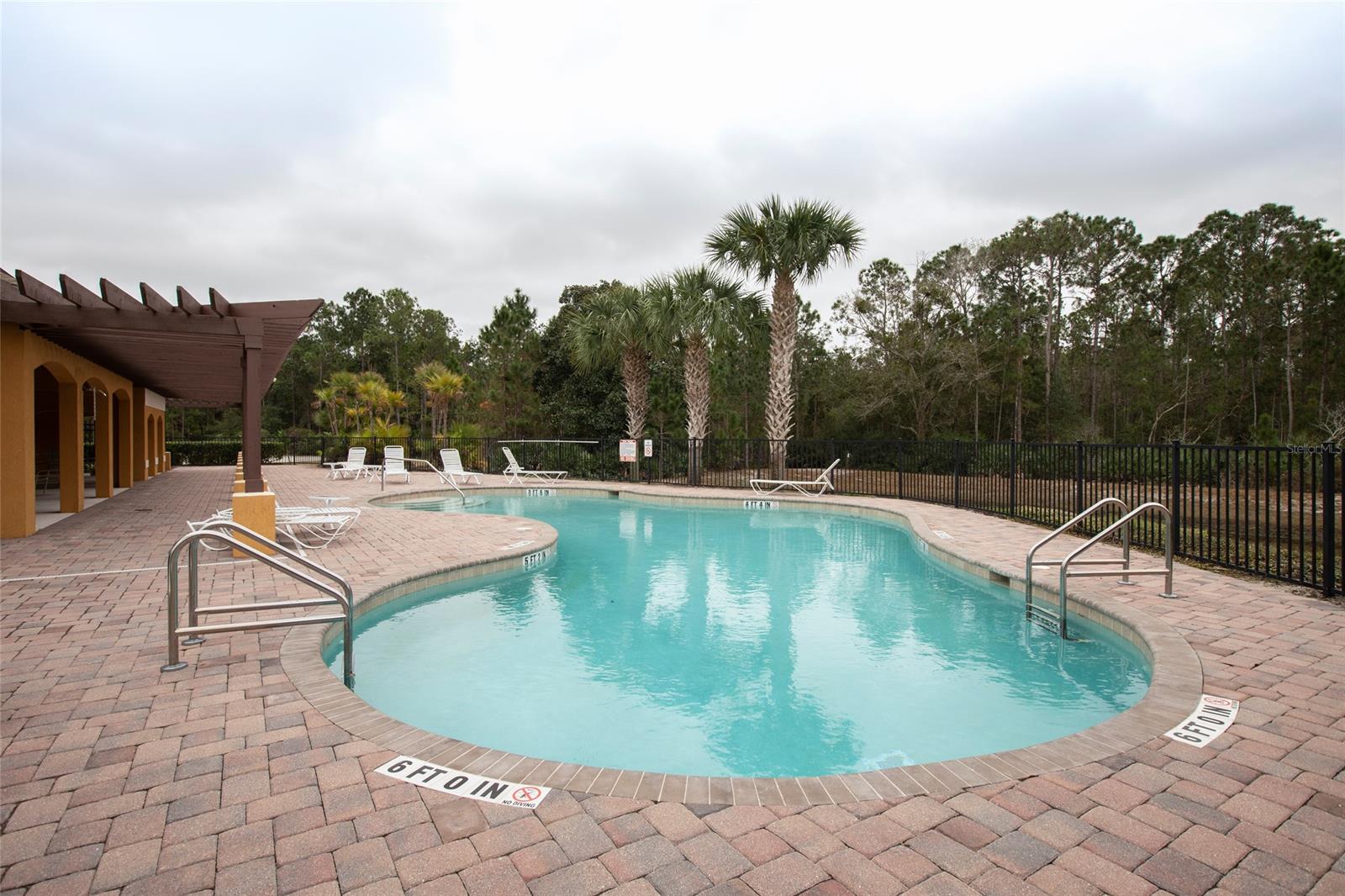 Tuscany Twnhms Ph 01 - Residential Lease