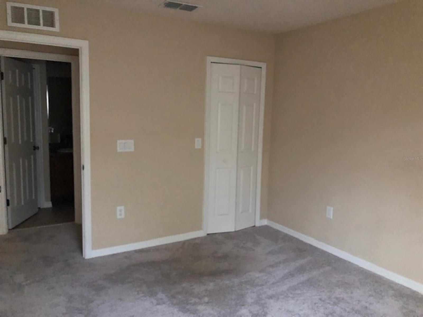 Tuscany Twnhms Ph 01 - Residential Lease