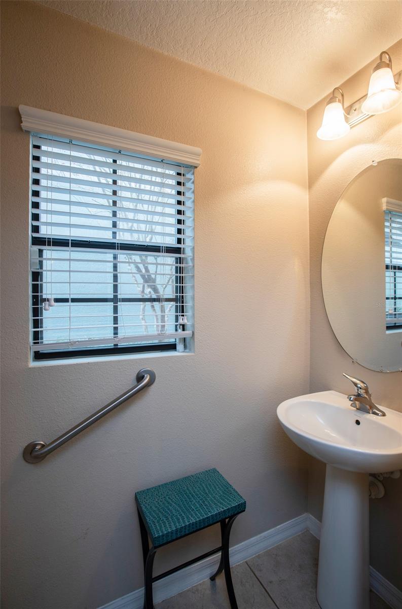 Tuscany Twnhms Ph 01 - Residential Lease