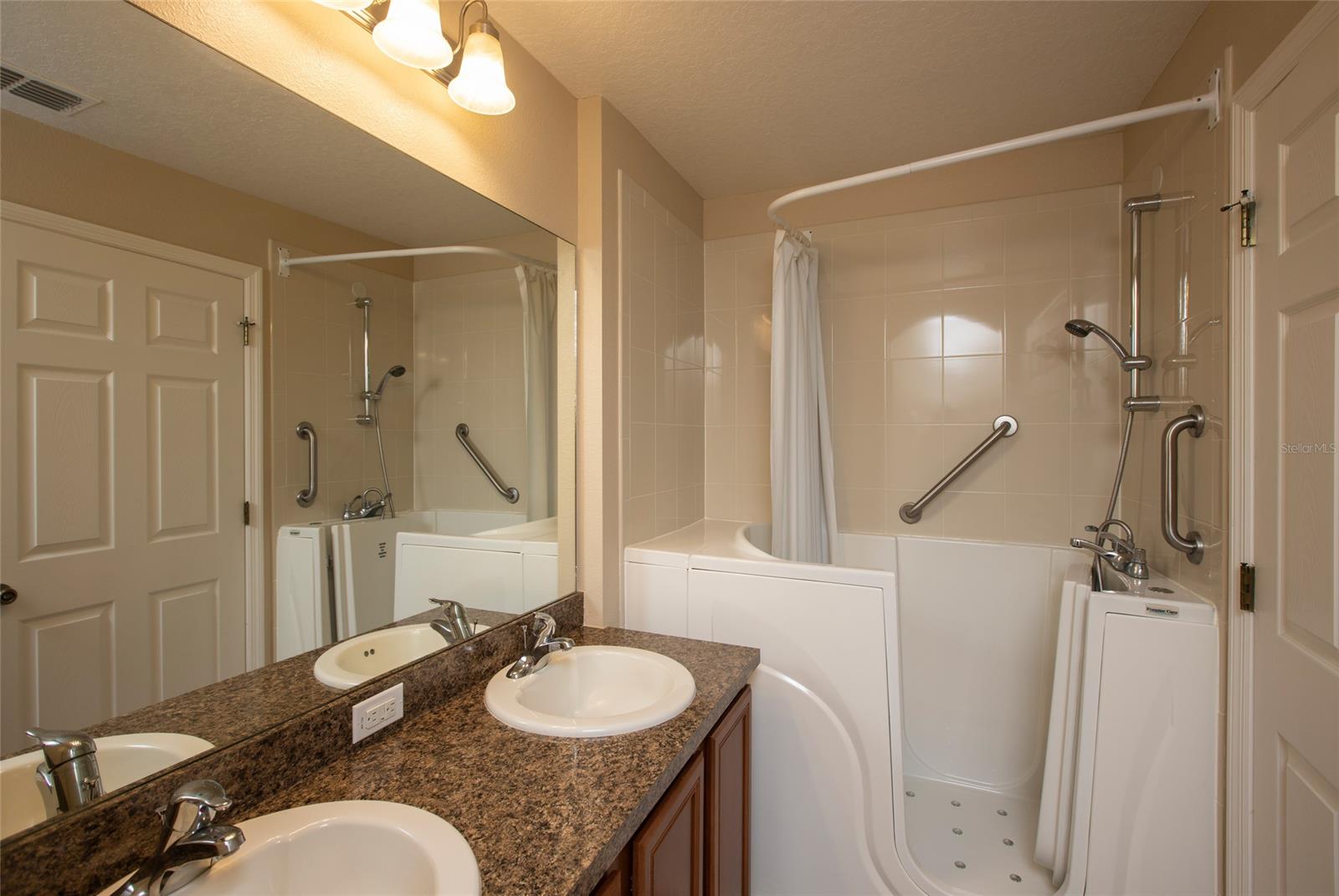 Tuscany Twnhms Ph 01 - Residential Lease