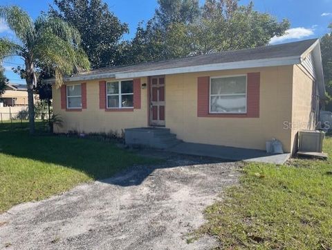 A home in DELAND