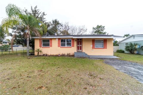 A home in DELAND