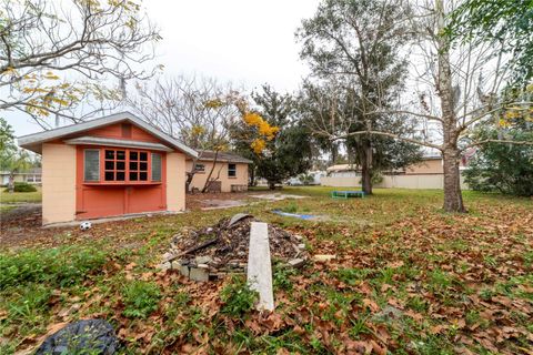 A home in DELAND