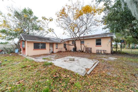 A home in DELAND