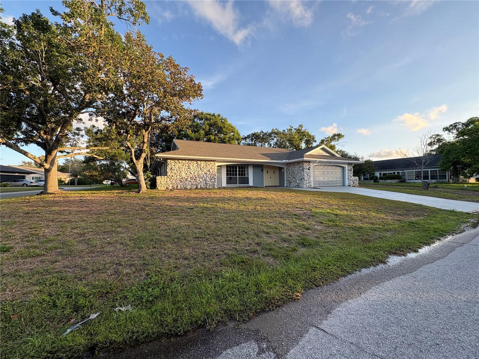 8701 LINCOLNSHIRE DRIVE