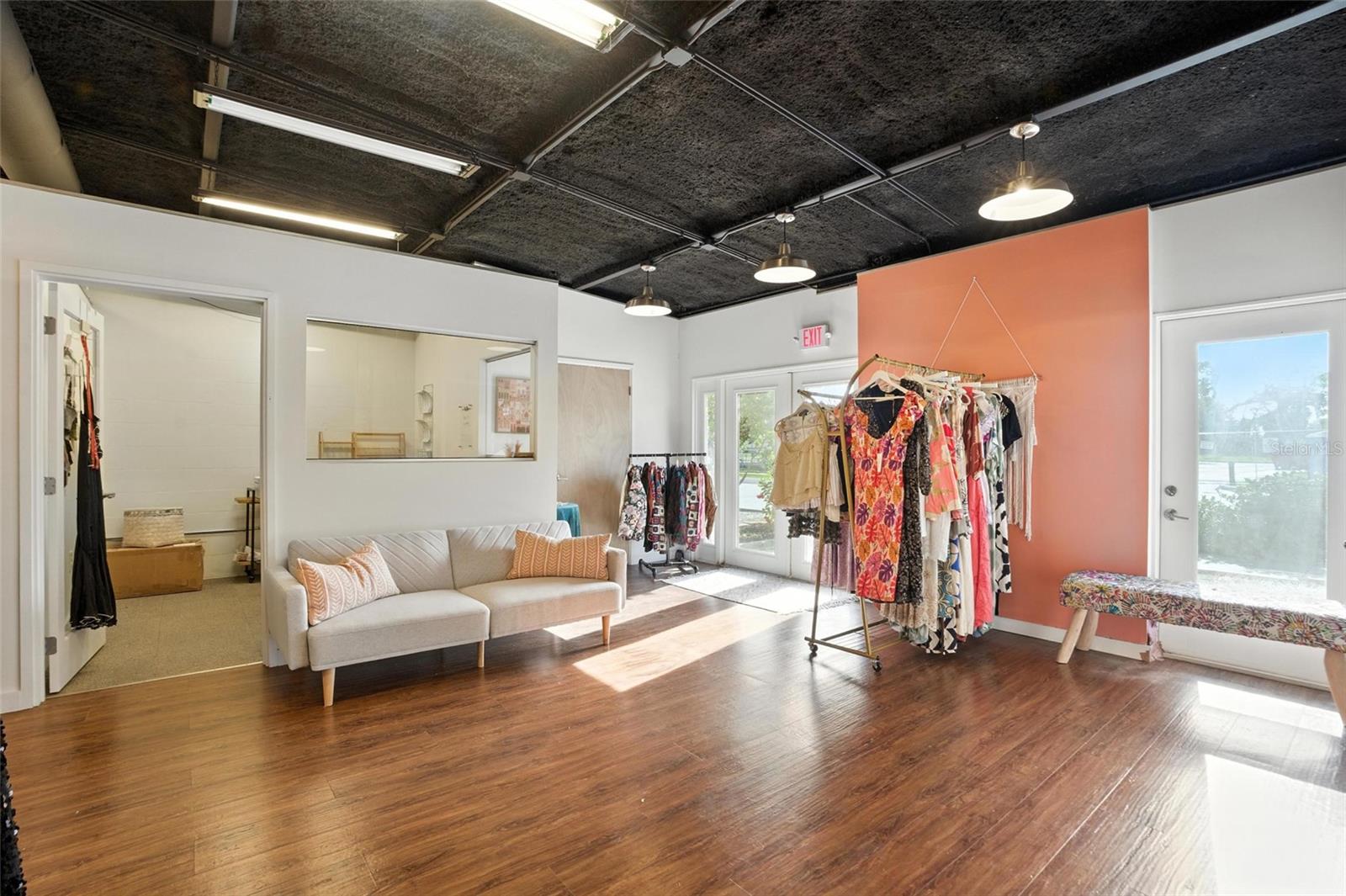 ENGLEWOOD - Commercial Sale