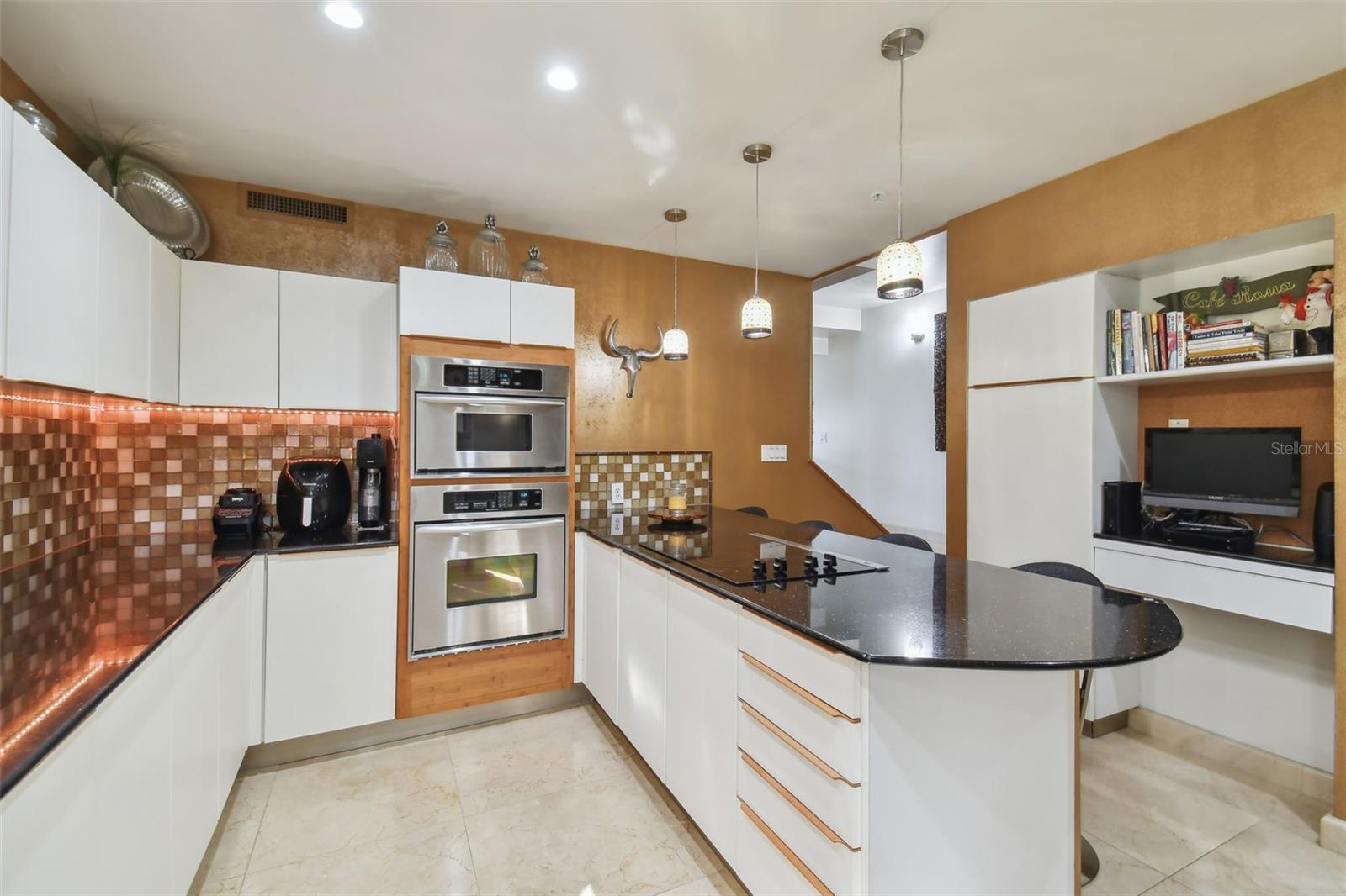 BAYSHORE ON THE BLVD A CO - Residential