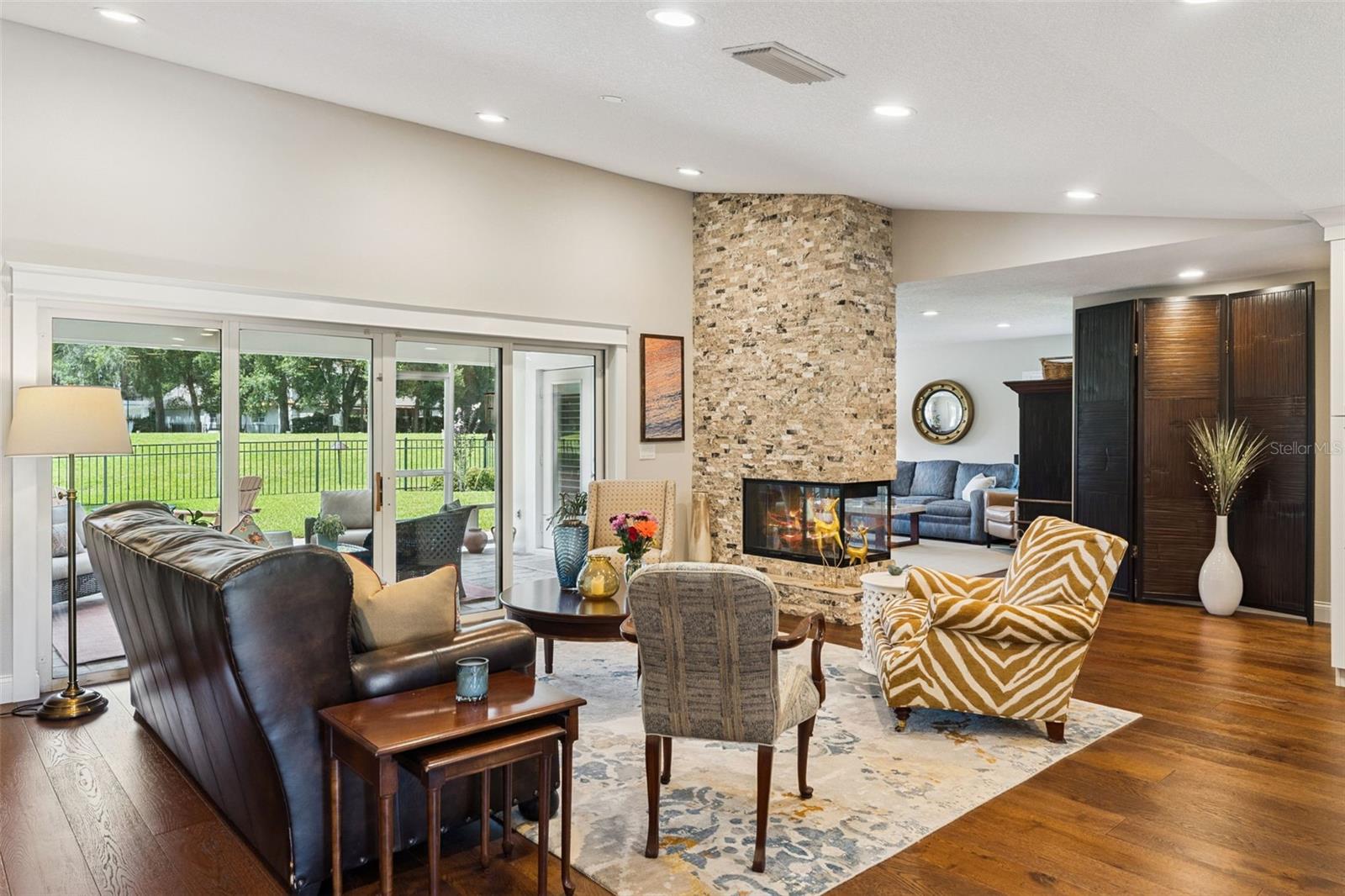 1609 MAJESTIC OAK DRIVE