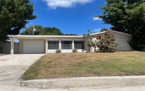 A home in SEMINOLE