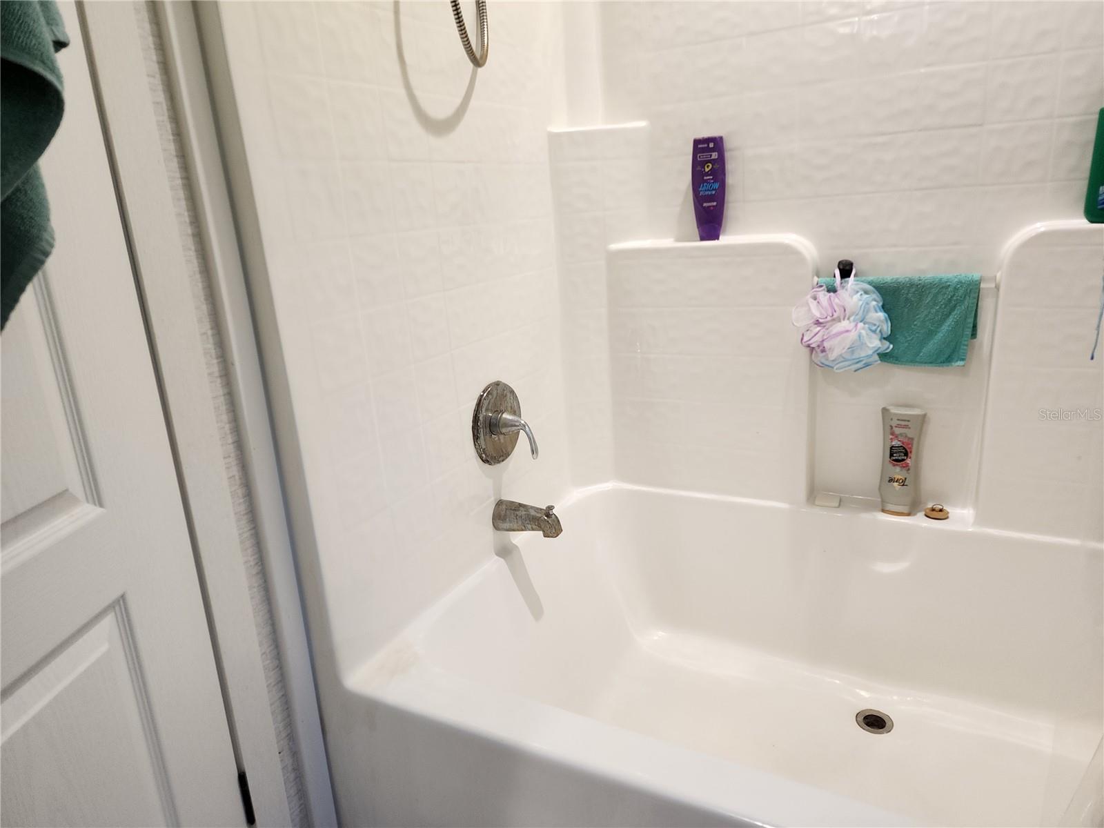 LAKE ESTATES/COLONY ESTATES/GROVEWOOD - Residential