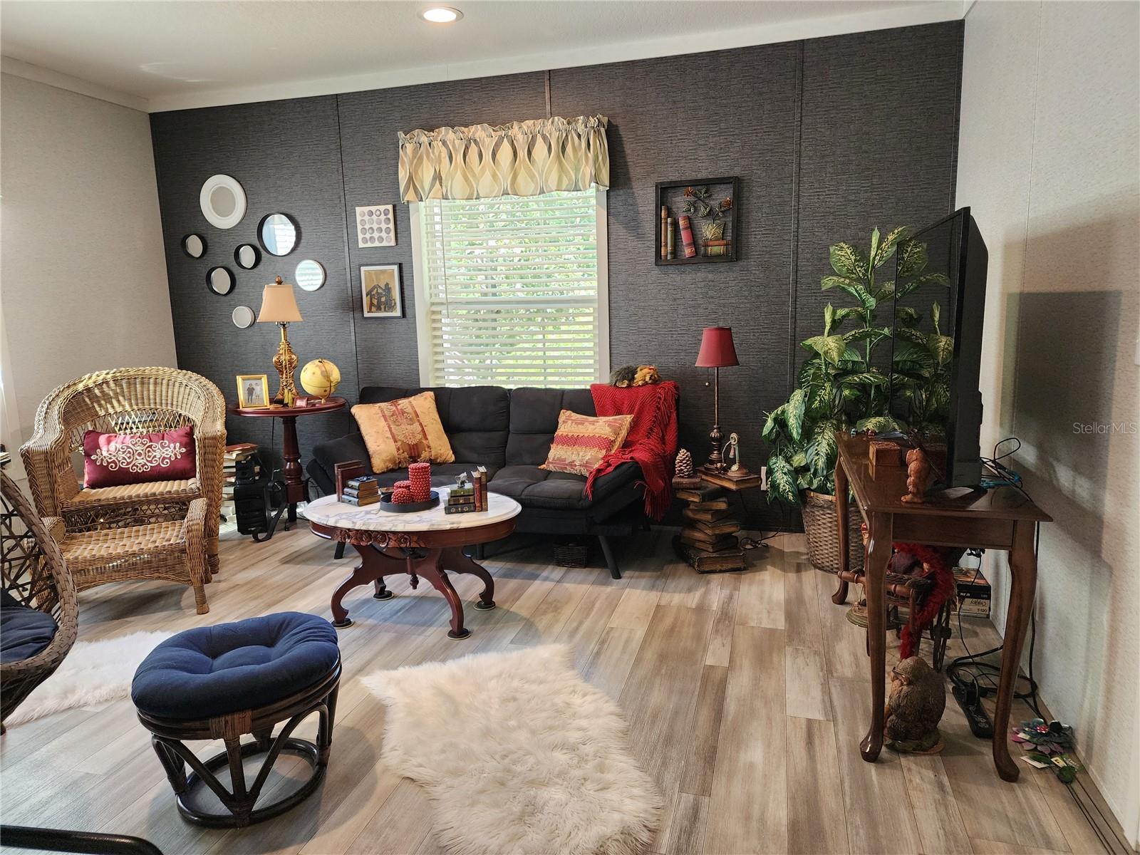 LAKE ESTATES/COLONY ESTATES/GROVEWOOD - Residential