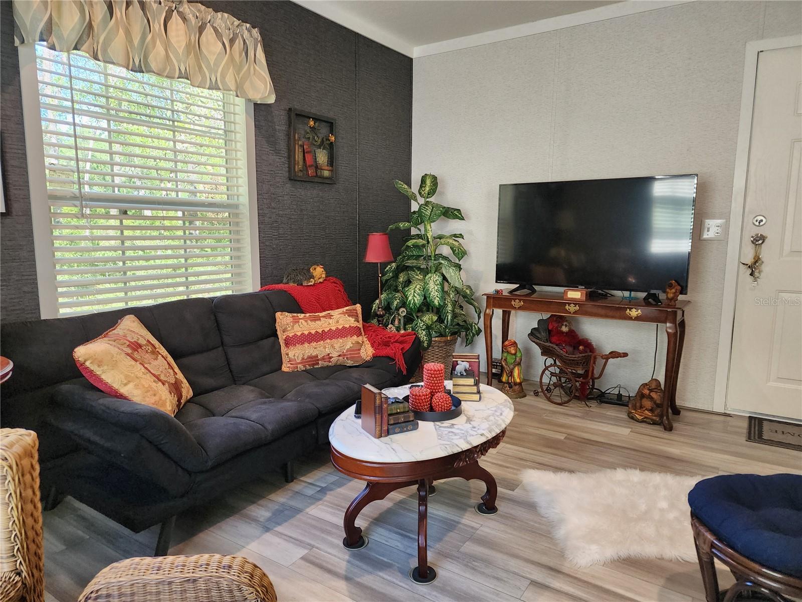 LAKE ESTATES/COLONY ESTATES/GROVEWOOD - Residential