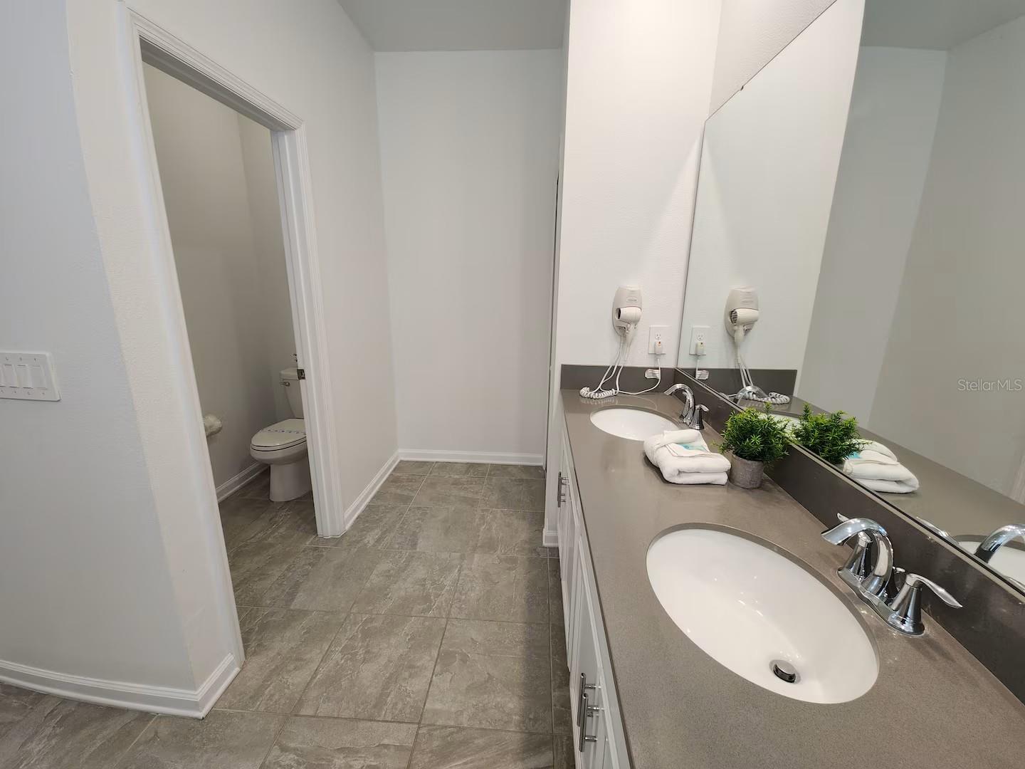 CHAMPIONSGATE CONDO 4 PH 25 & 26 - Residential