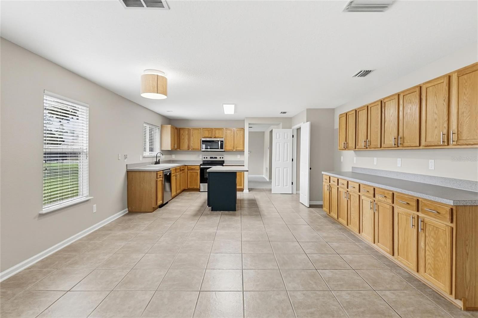 8050 LEAFCREST DRIVE