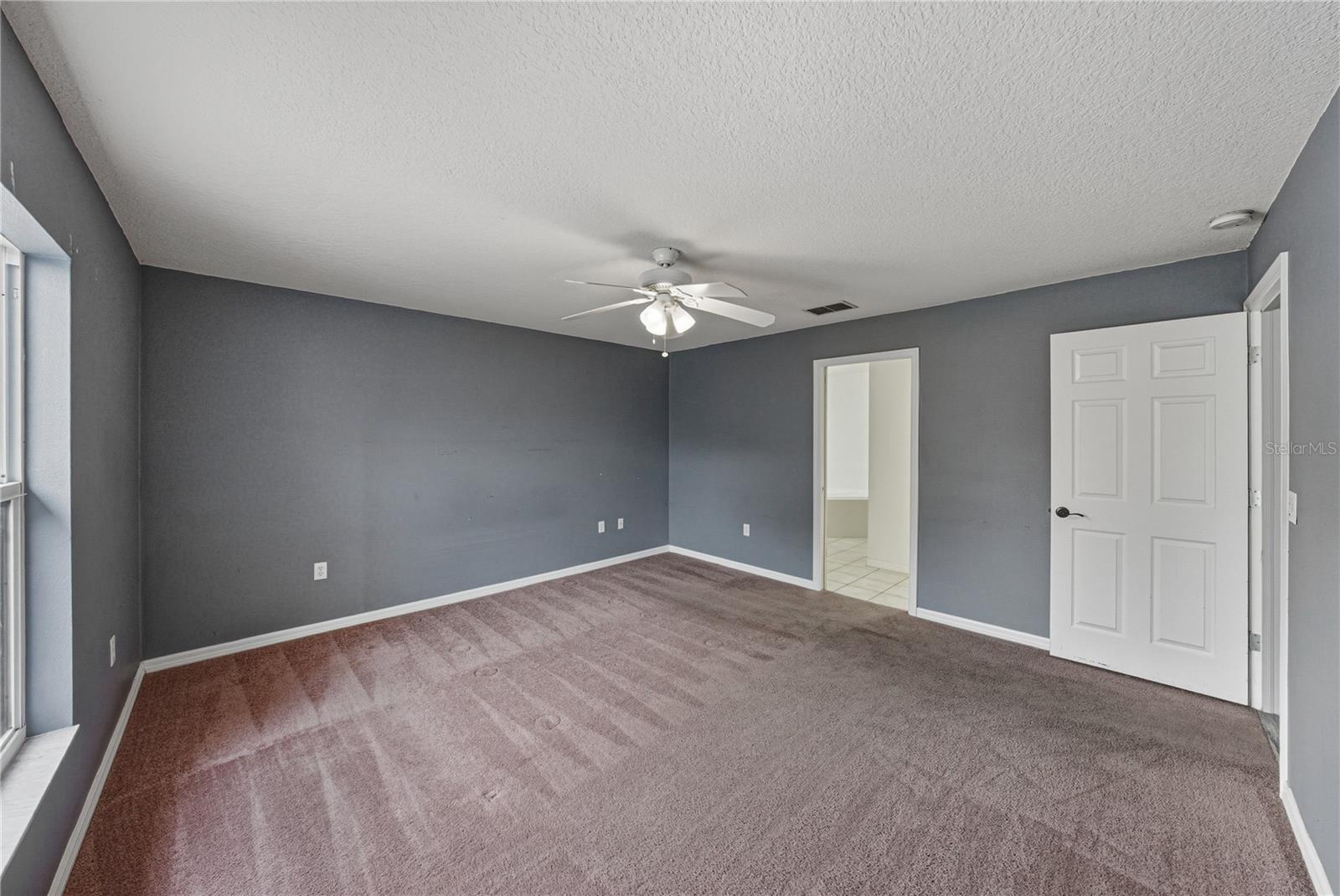 COURT SQUARE - Residential