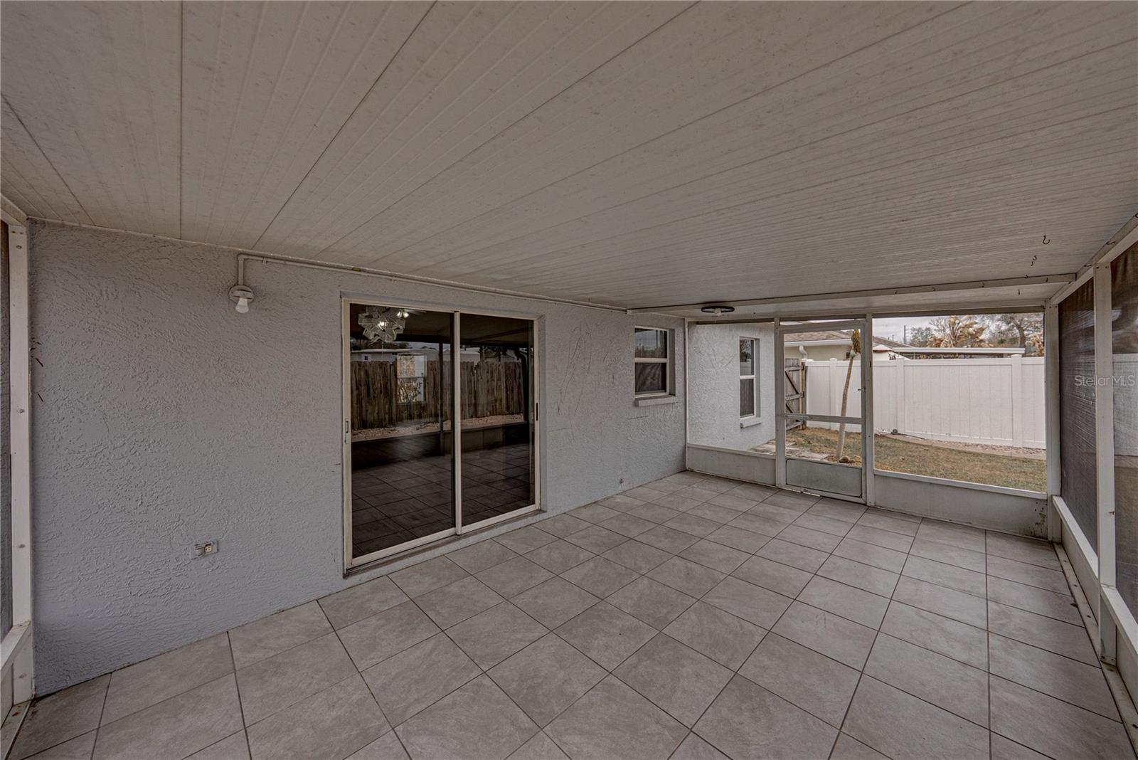 COURT SQUARE - Residential