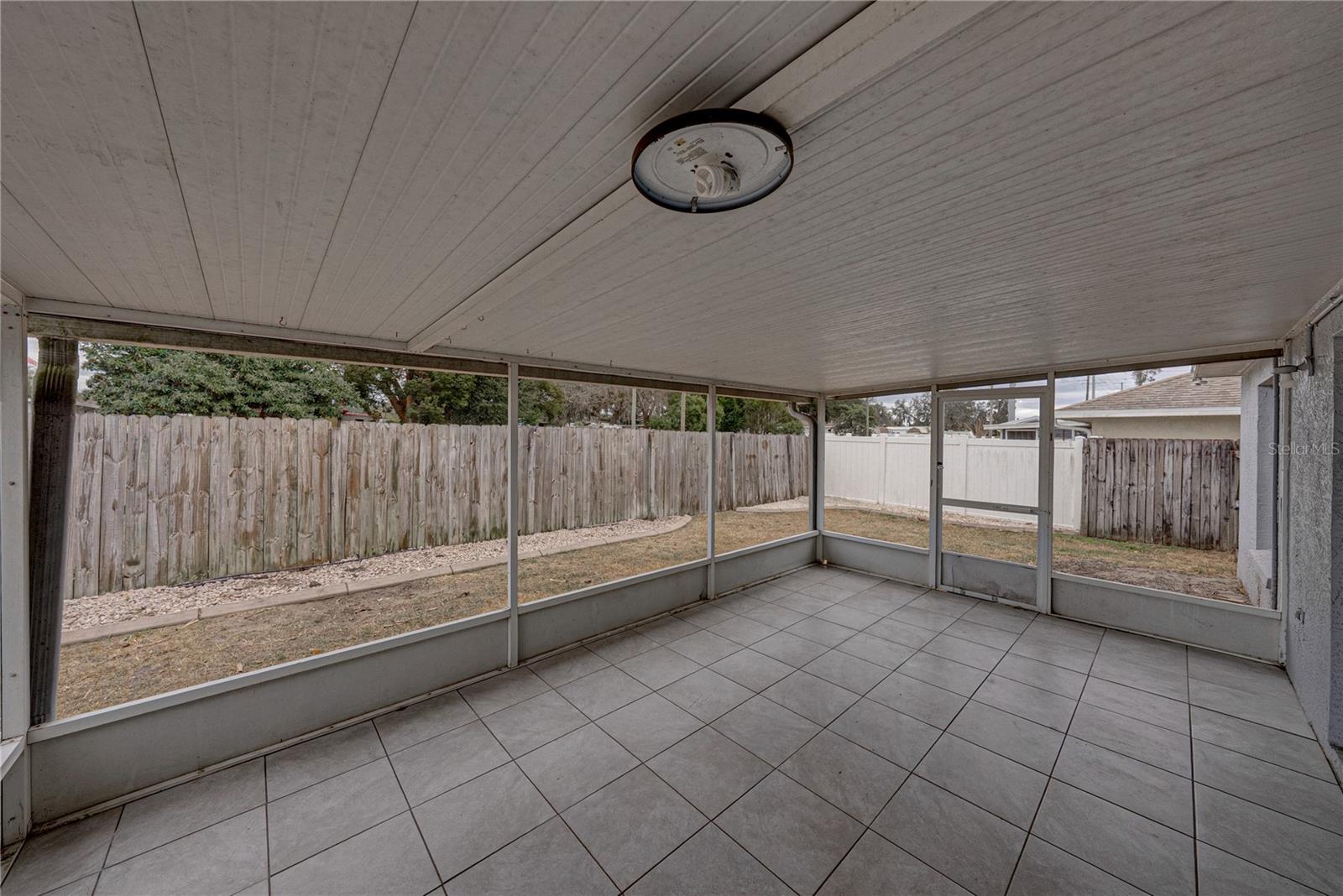 COURT SQUARE - Residential