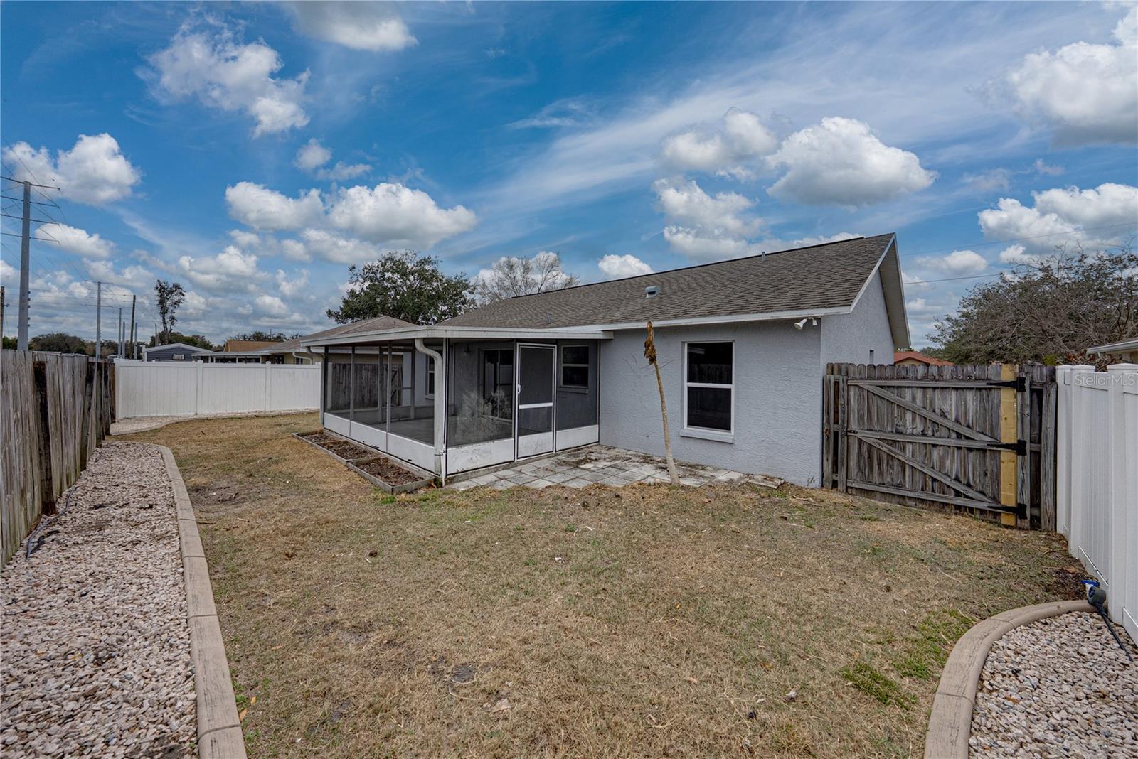 COURT SQUARE - Residential