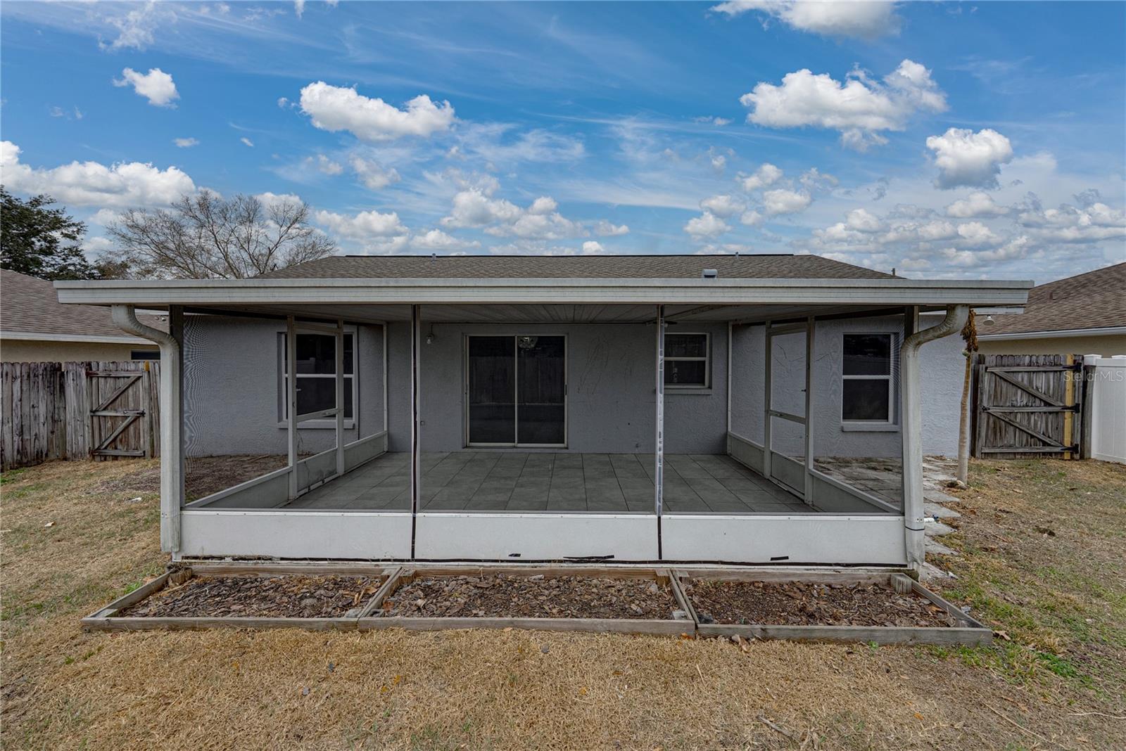 COURT SQUARE - Residential