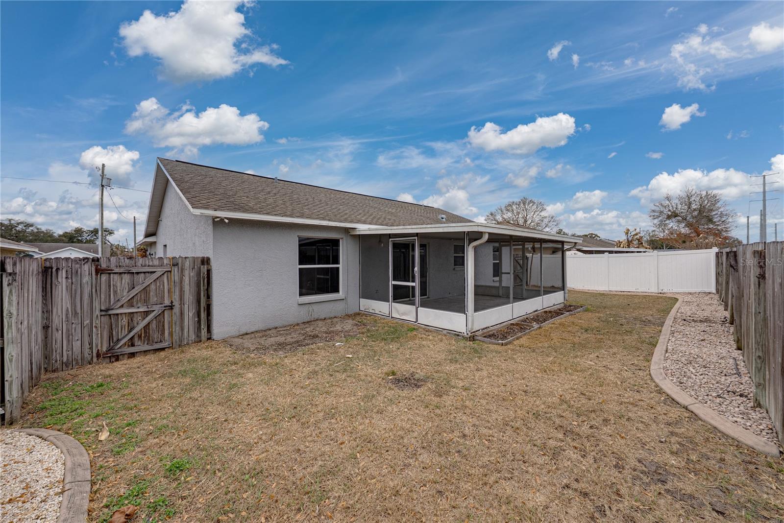 COURT SQUARE - Residential