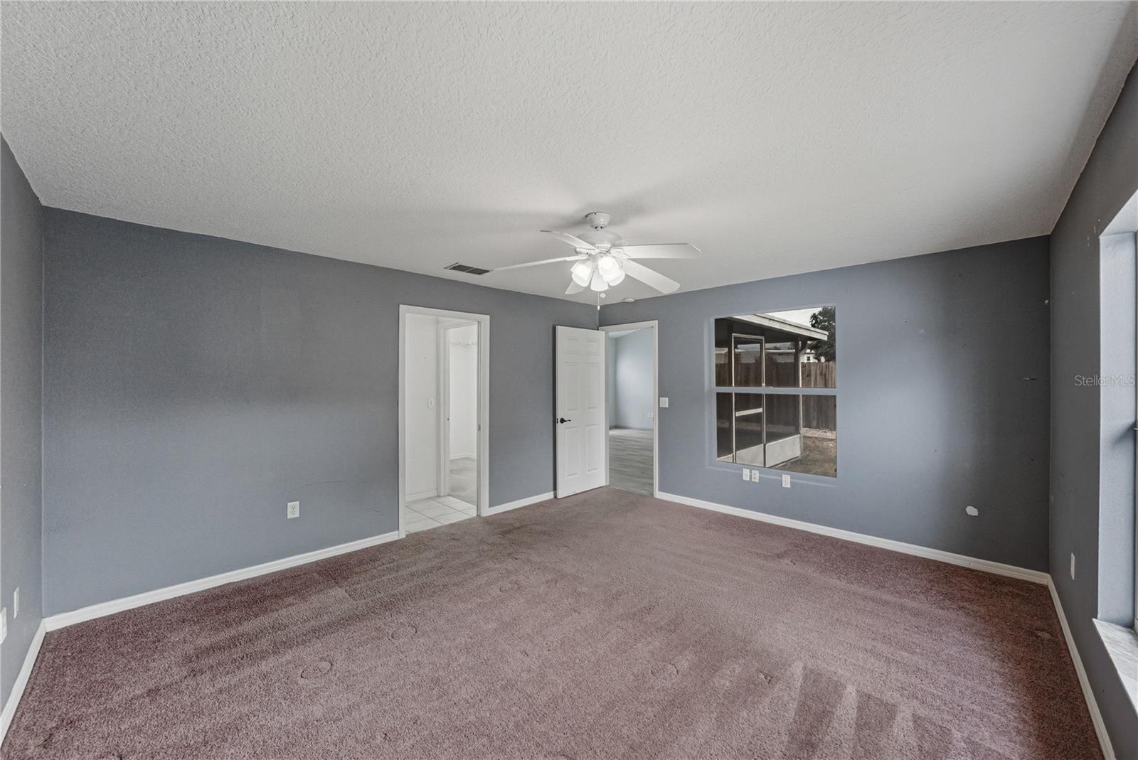 COURT SQUARE - Residential