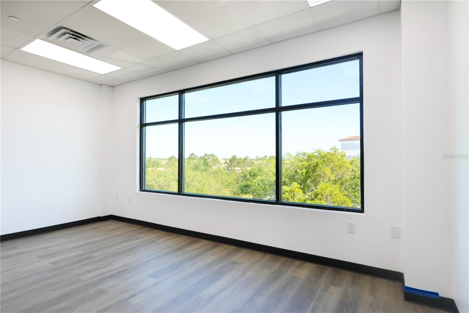 HUNTERS CREEK BUILDING O - Commercial Sale