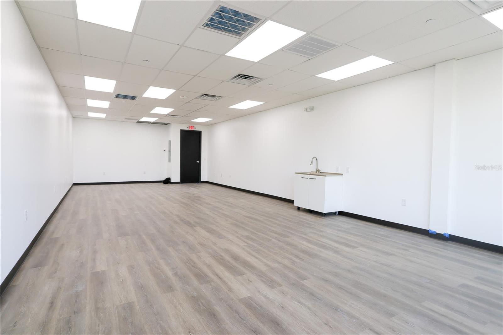 HUNTERS CREEK BUILDING O - Commercial Sale
