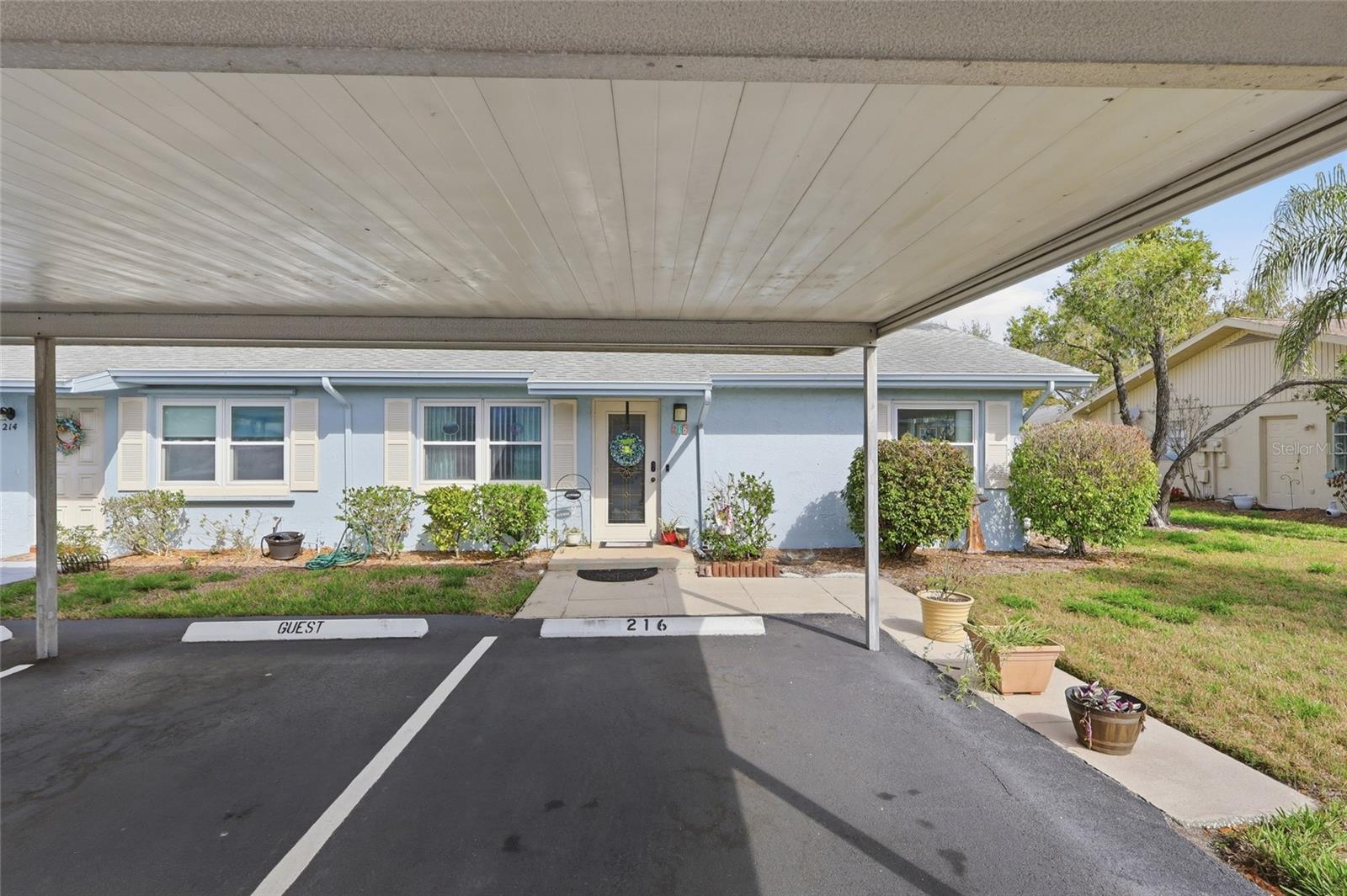 216 GLOUCESTER BOULEVARD 216