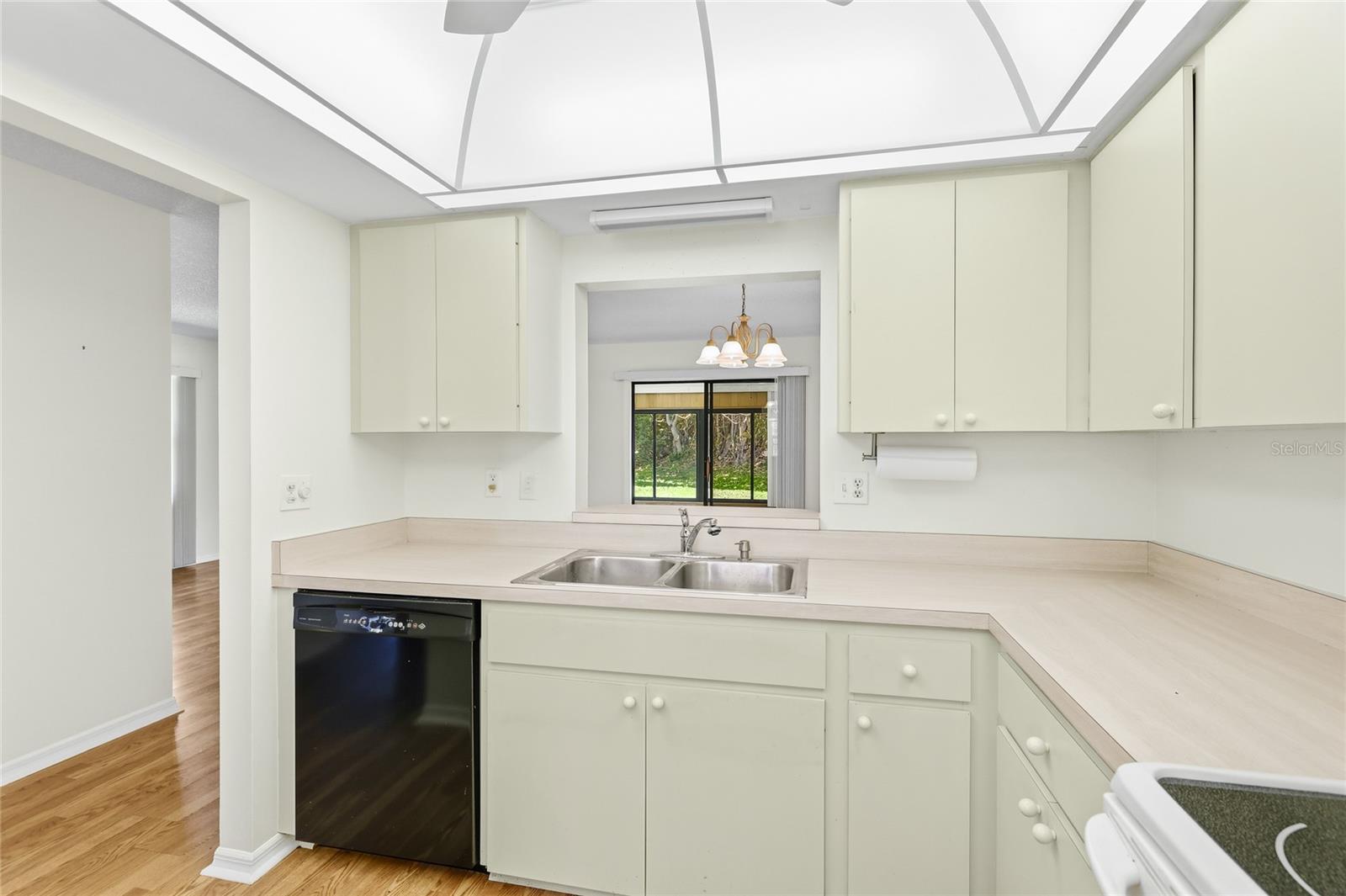 CAMBRIDGE VILLAGE WEST CONDO - Residential