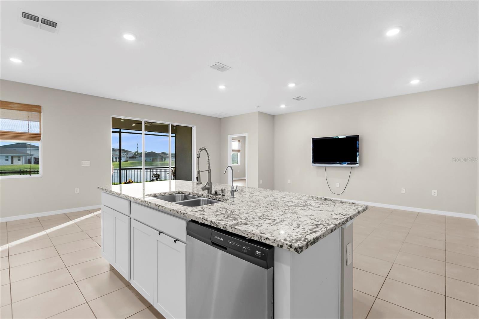 EVERGREEN ESTATES - Residential Lease