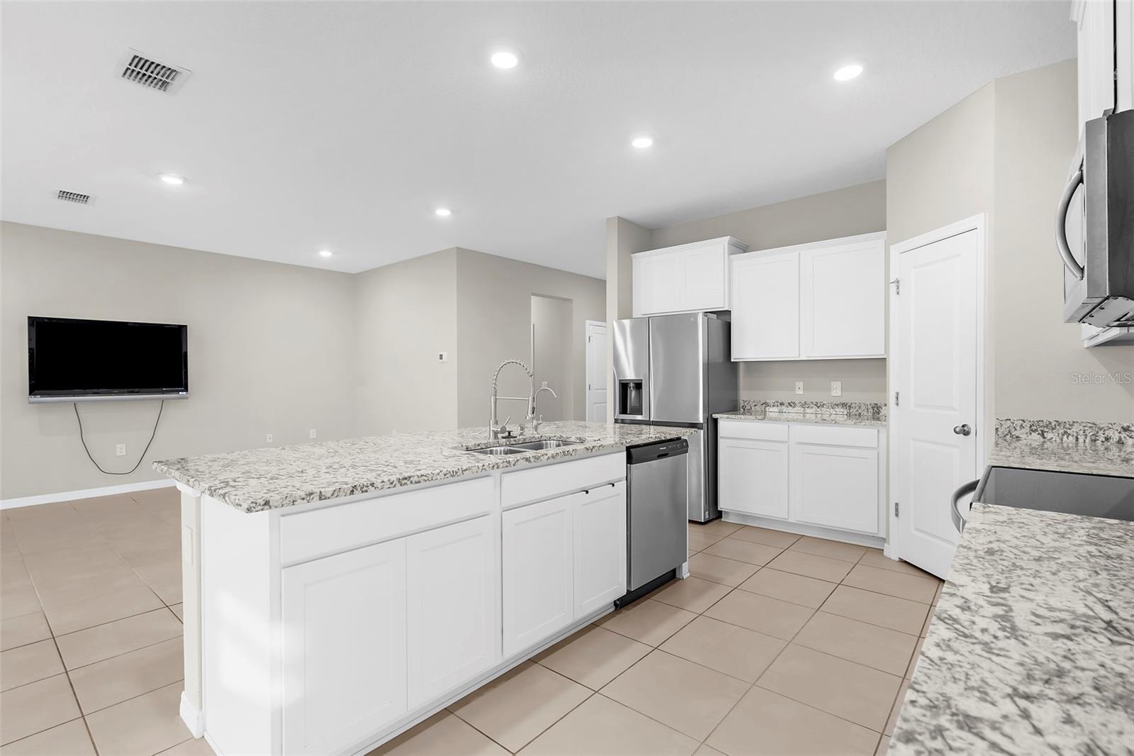 EVERGREEN ESTATES - Residential Lease