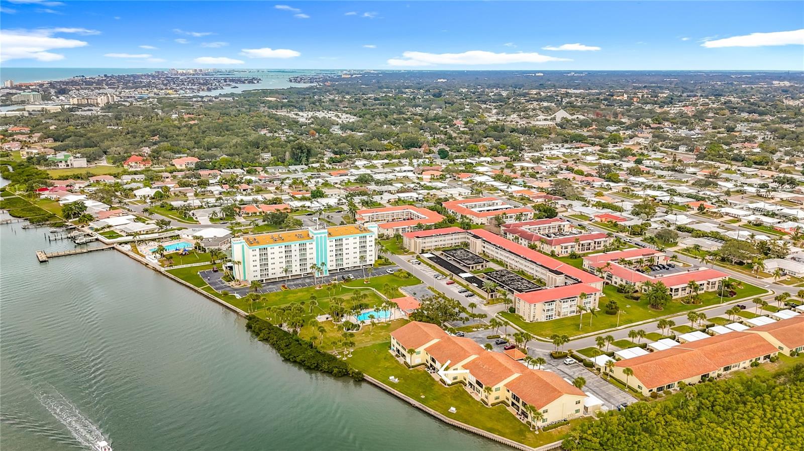 IMPERIAL POINT CONDO - Residential