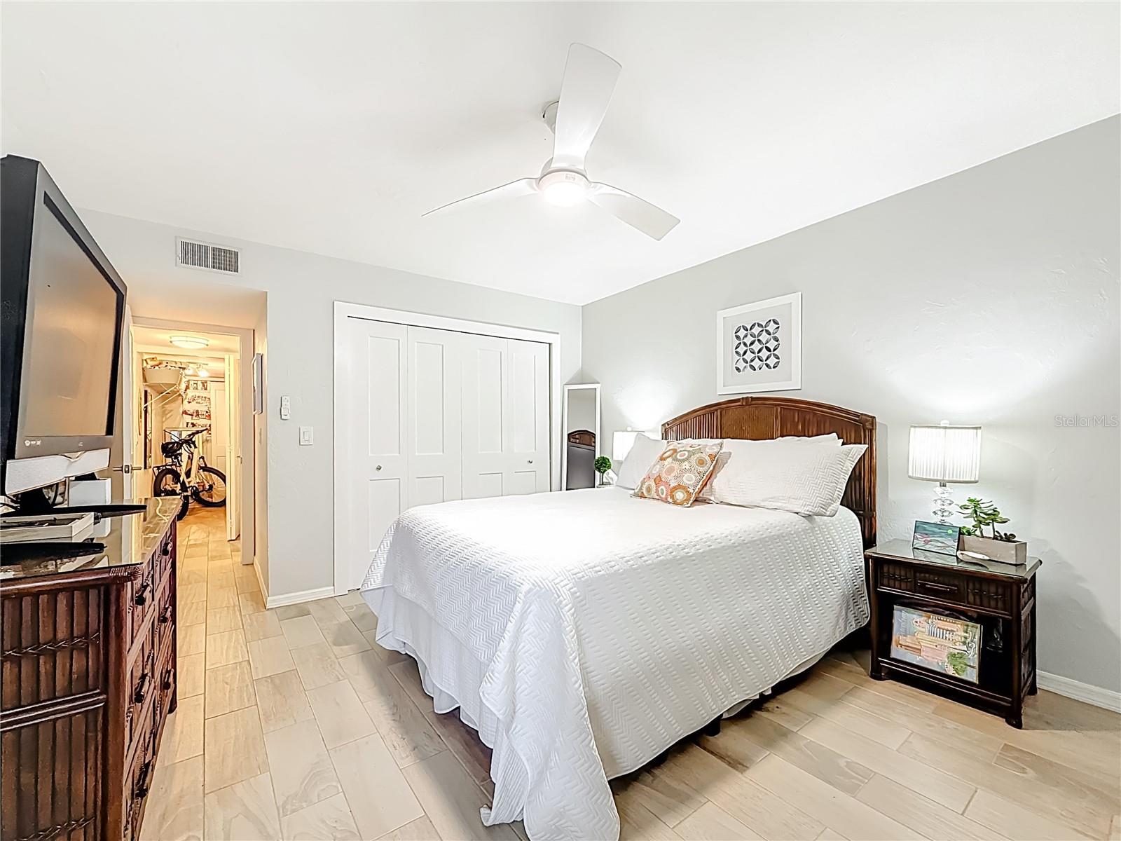 IMPERIAL POINT CONDO - Residential