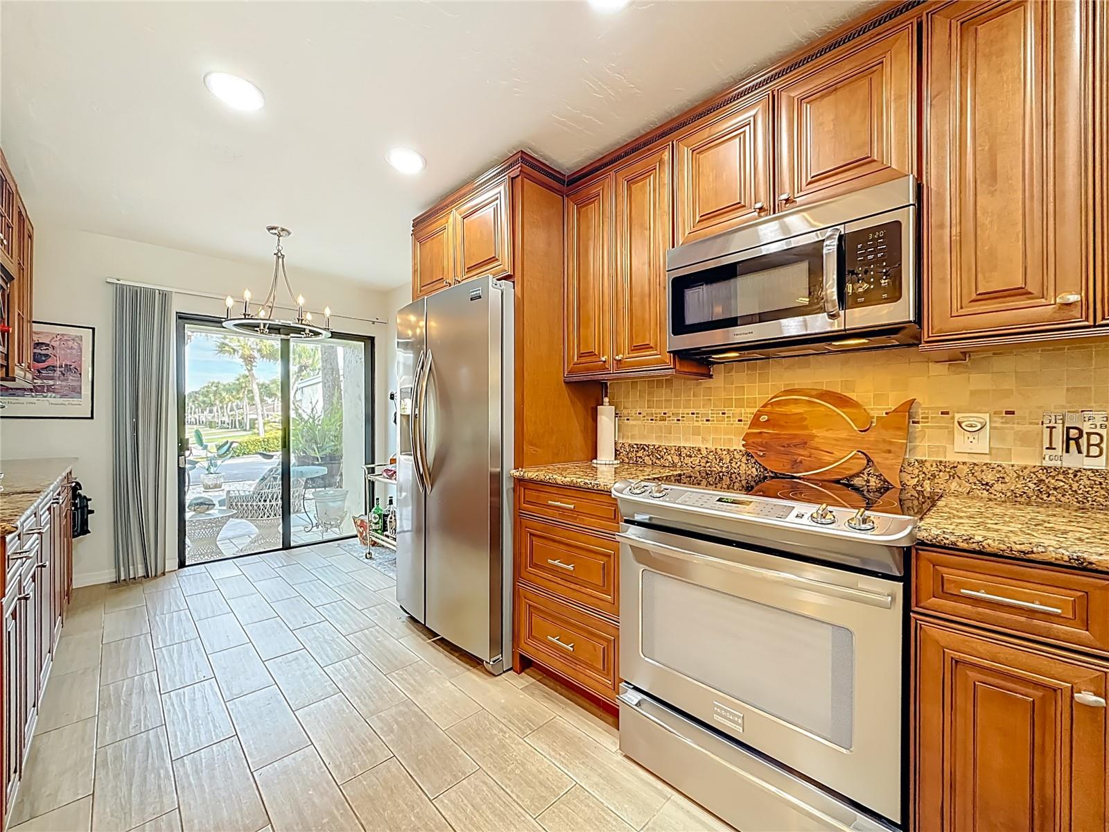 IMPERIAL POINT CONDO - Residential