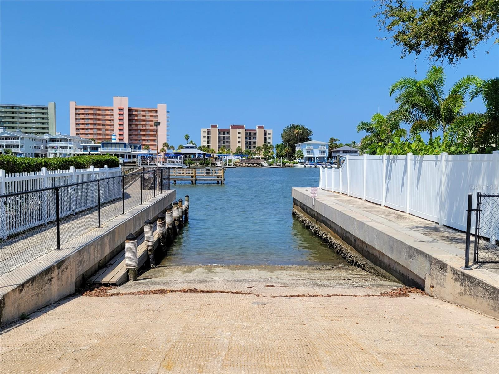 IMPERIAL POINT CONDO - Residential