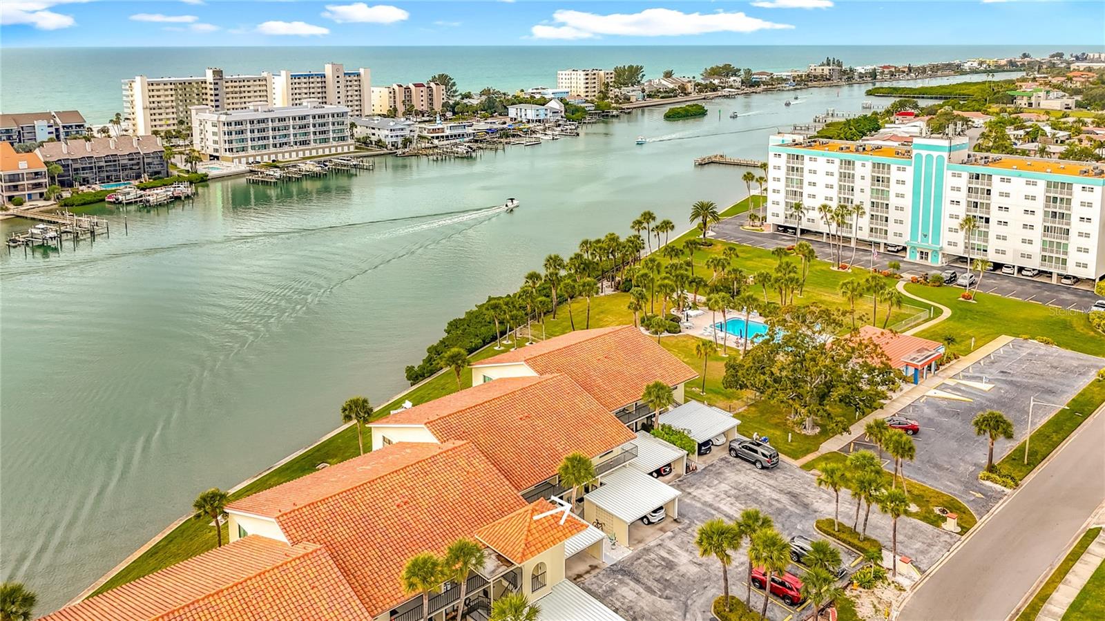 IMPERIAL POINT CONDO - Residential