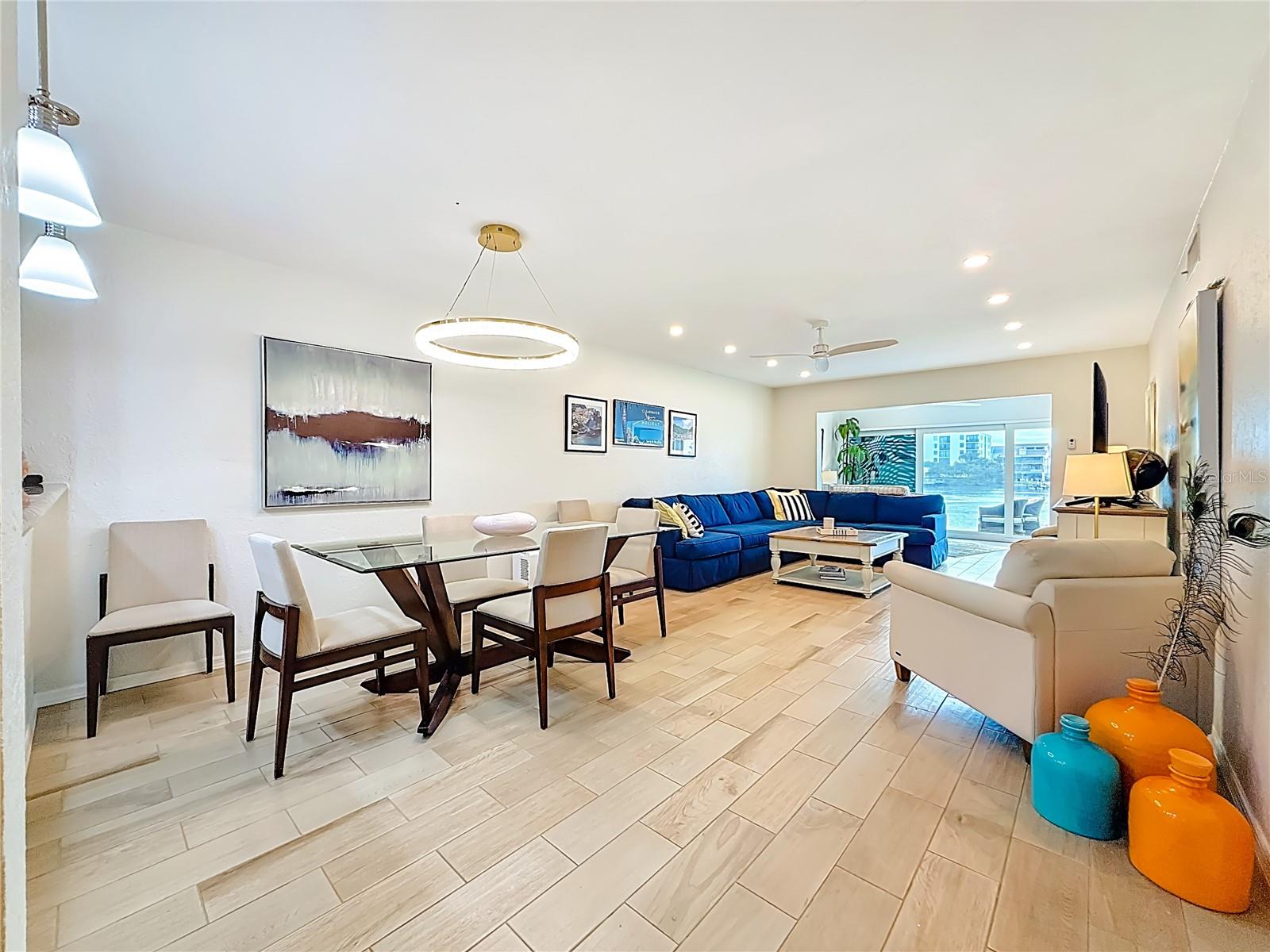 IMPERIAL POINT CONDO - Residential