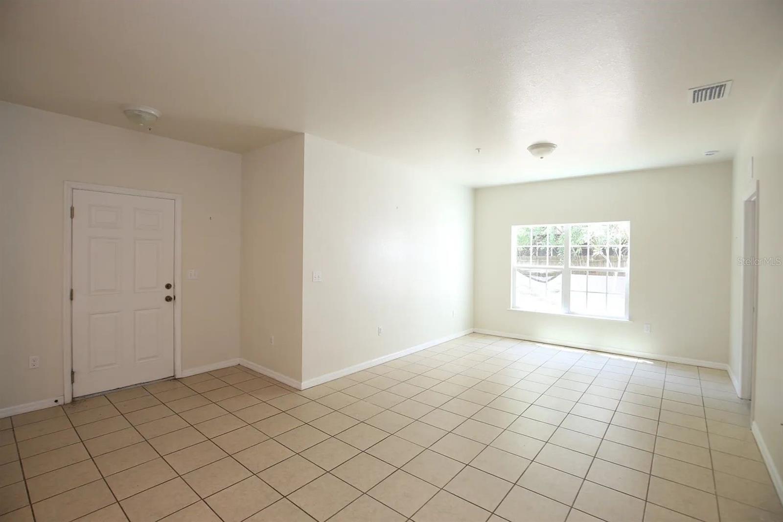 EAGLE TRACE TWNHMS A&B - Residential Lease