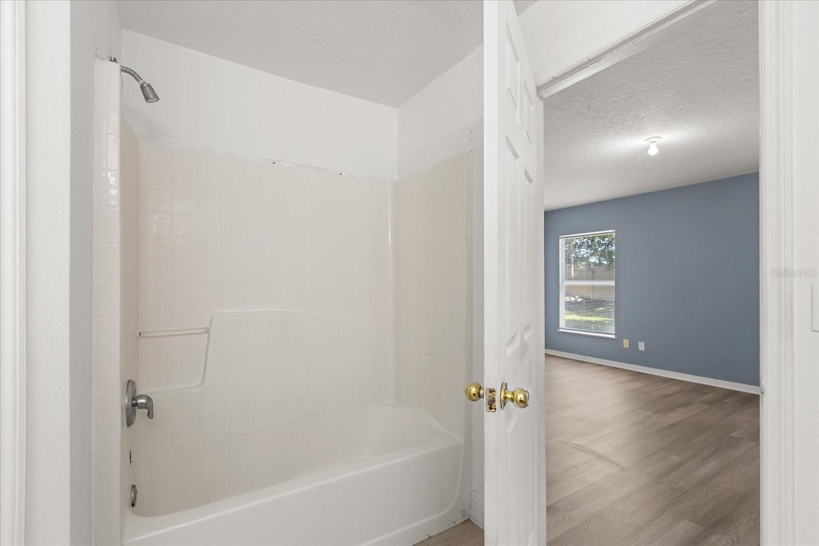 DORAL POINTE - Residential