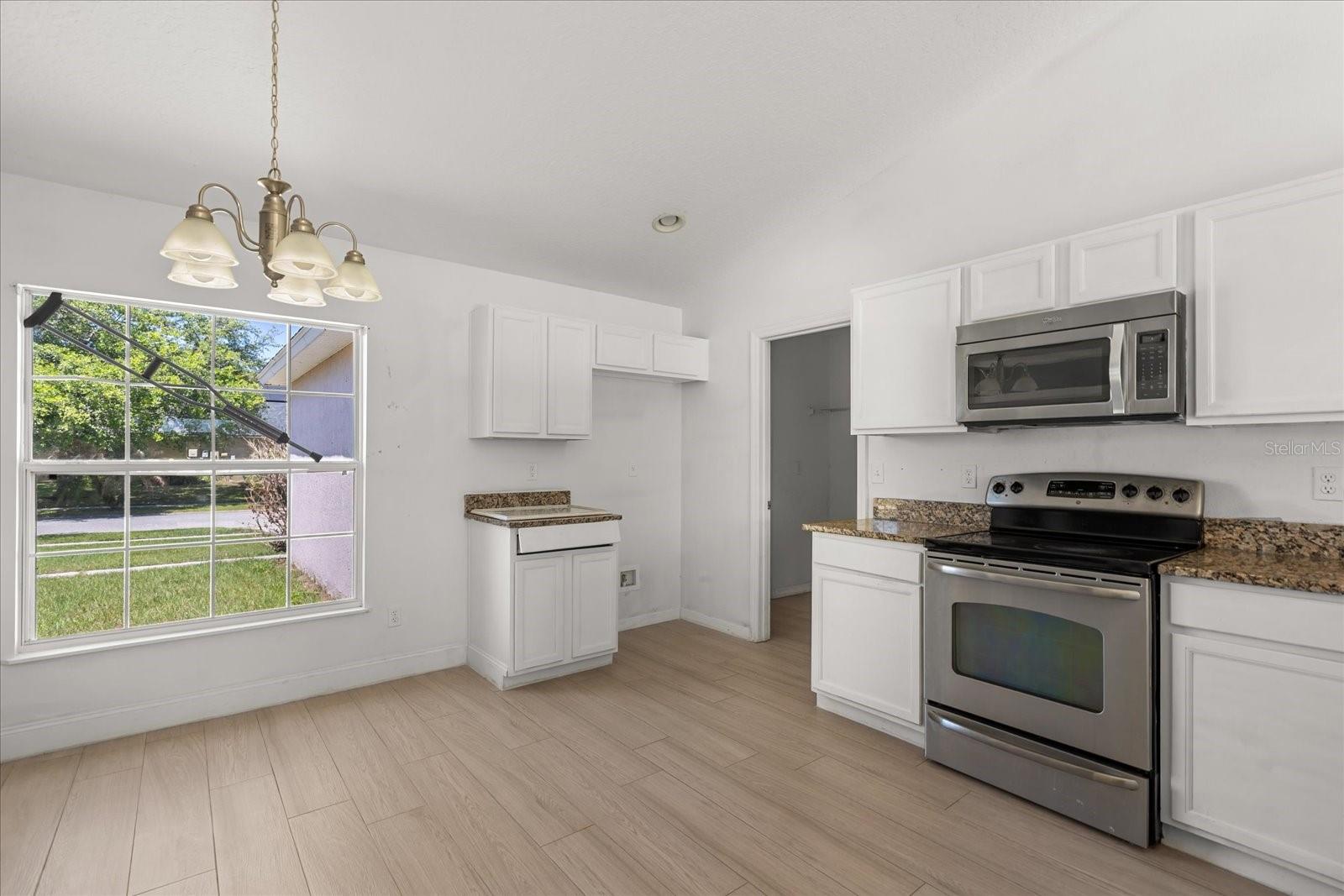 DORAL POINTE - Residential