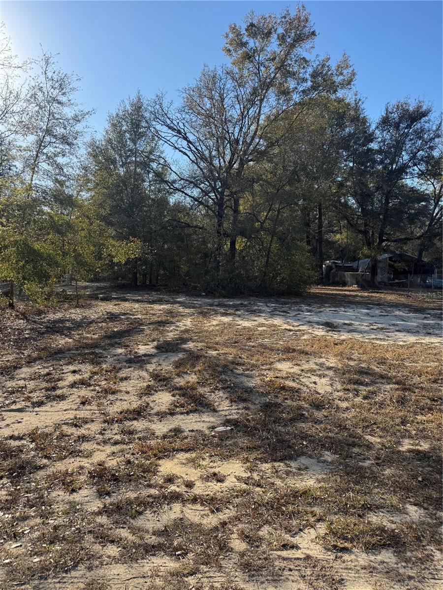 RAINBOW PARK UN 04 - Land